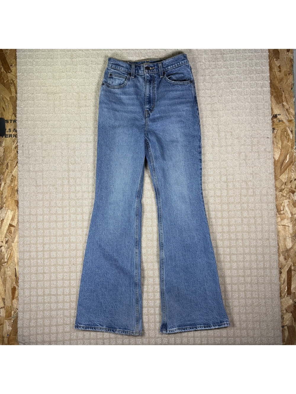 Levi’s 70s High Rise Flare Jeans 25